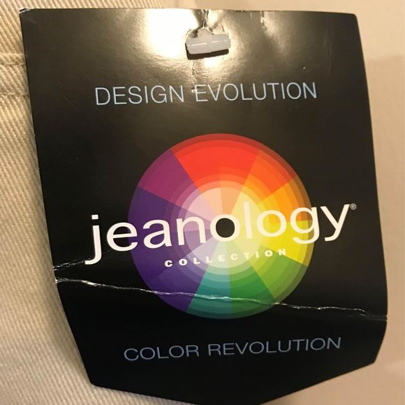 Women’s Size 20 Jeanology Beige Shorts New With Tag - Picture 2 of 4